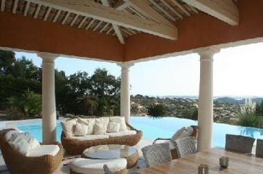 Chambre avec petit d�jeuner �/en/au Sainte Maxime (Var)ou appartement ou maison de vacances