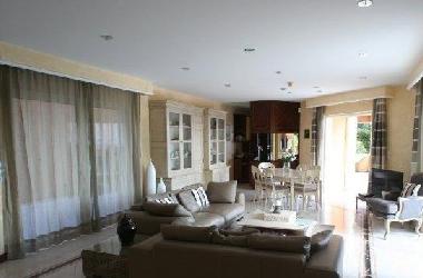 Chambre avec petit d�jeuner �/en/au Sainte Maxime (Var)ou appartement ou maison de vacances