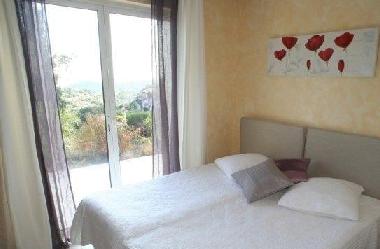 Chambre avec petit d�jeuner �/en/au Sainte Maxime (Var)ou appartement ou maison de vacances