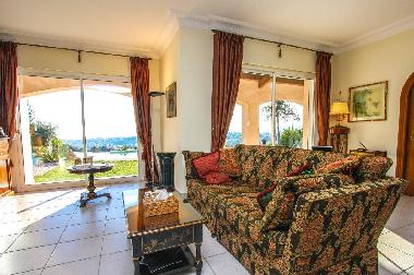 Villa �/en/au Nice (Alpes-Maritimes)ou appartement ou maison de vacances