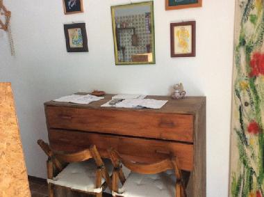 dans la chambre de lit