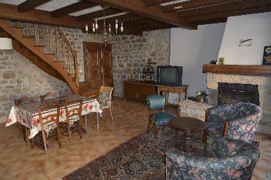 Maison de vacances /en/au St  Michel de Chabrillanoux (Ardche)ou appartement ou maison de vacances