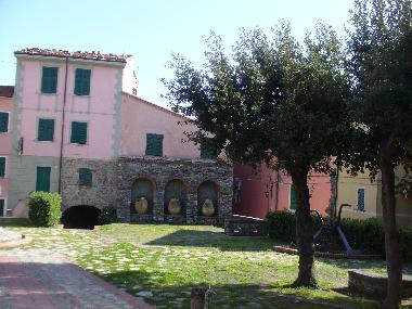 Maison de vacances �/en/au Montemarcello di Ameglia (La Spezia)ou appartement ou maison de vacances