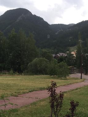 la vue depuis la terrasse  du chalet