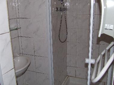Salle debain N 2 avec lavabo