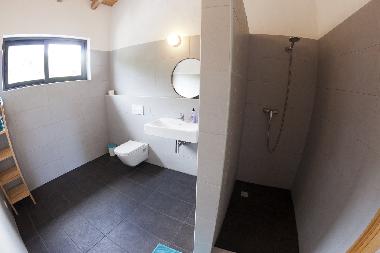 Maison de vacances �/en/au Manhenia/Pico (Azores)ou appartement ou maison de vacances