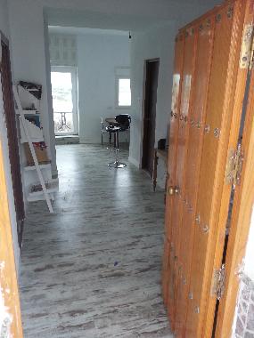 On pousse la porte d