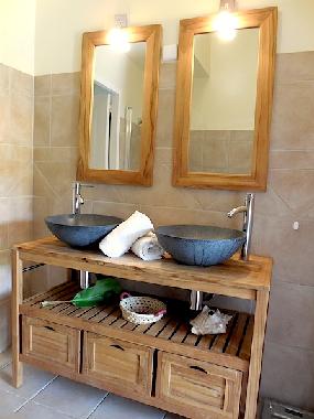 Maison de vacances �/en/au PETIT BOURG (Guadeloupe)ou appartement ou maison de vacances