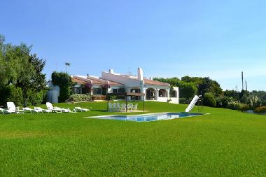 fa�ade villa et piscine
