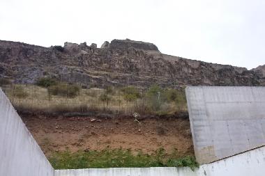 VUES DE LA CUISINE ET CHAMBRE