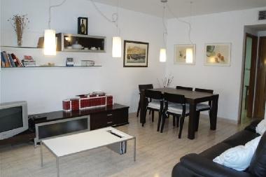 salon salle � manger avec TV espagnole