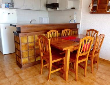 cuisine amricaine et table pour 6