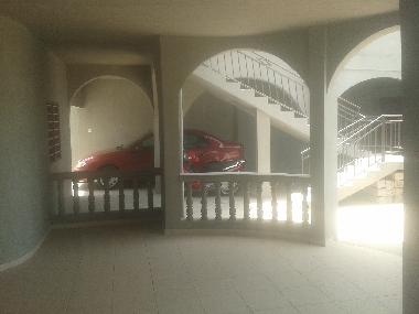 Terrasse Rez de Chauss�/Vu Garage et Escalier