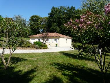 Villa �/en/au CONNEZAC (Dordogne)ou appartement ou maison de vacances
