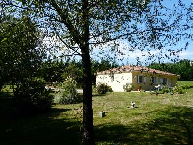 Villa �/en/au CONNEZAC (Dordogne)ou appartement ou maison de vacances
