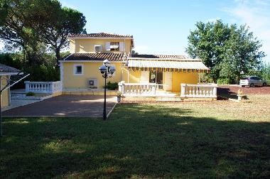 Villa �/en/au vidauban (Var)ou appartement ou maison de vacances