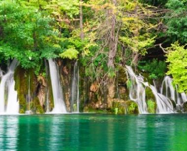 Chambre avec petit djeuner /en/au Ogulin (Karlovacka)ou appartement ou maison de vacances