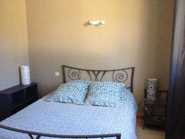 Chambre avec lit en 140x200