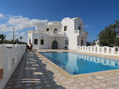 Villa �/en/au tezdaine (Madanin)ou appartement ou maison de vacances