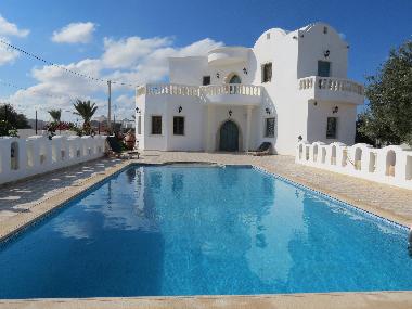 Villa �/en/au tezdaine (Madanin)ou appartement ou maison de vacances