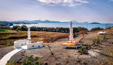 Maison de vacances �/en/au Milos (Kyklades)ou appartement ou maison de vacances