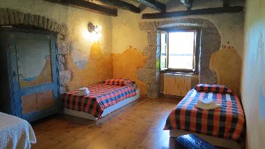 Maison de vacances /en/au Roc (Istarska)ou appartement ou maison de vacances