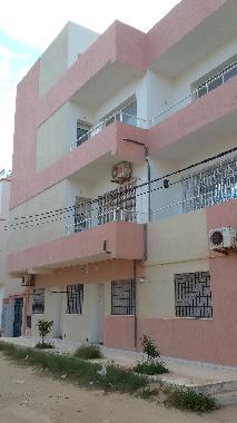 Bateau �/en/au Akouda-TANTANA (Susah)ou appartement ou maison de vacances