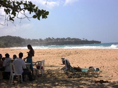 Playa grande ou vous pourrez deguster un poisson ou langouste directement sur la plage