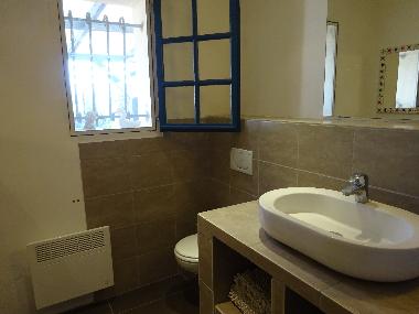 Maison de vacances �/en/au Pont Saint Esprit (Gard)ou appartement ou maison de vacances