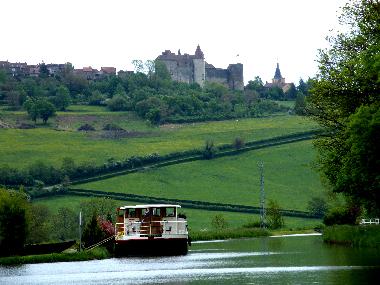 Ch�teauneuf � 7/8 km du g�te