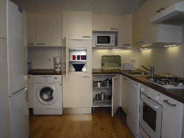 Cuisine, en regardant le monte-plats pour la Salle � Manger