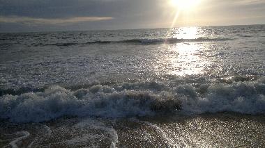 un coucher de soleil un soir d