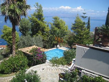 Chambre avec petit d�jeuner �/en/au DERVENI (Korinthia)ou appartement ou maison de vacances