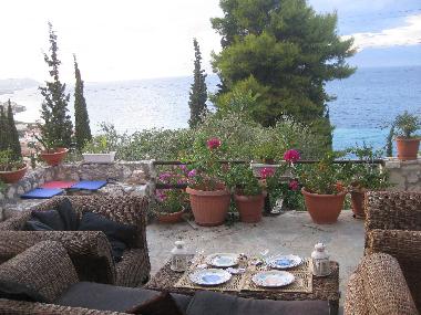 Chambre avec petit d�jeuner �/en/au DERVENI (Korinthia)ou appartement ou maison de vacances