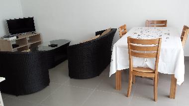 Salle  manager et coin TV