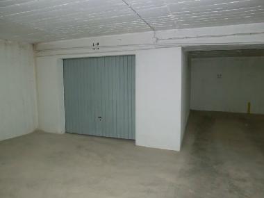 Garage individuel + place de parking devant le garage