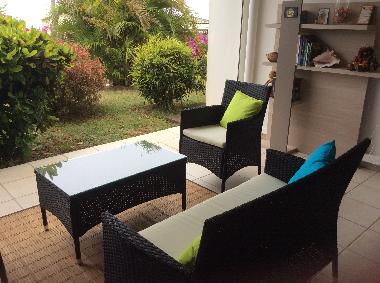 Terrasse ouvrant sur jardin exterieur