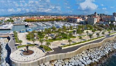 Chalet �/en/au Frejus (Var)ou appartement ou maison de vacances