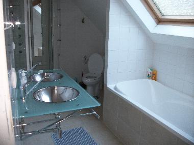 Maison de vacances �/en/au LES JUNIES (FRANCE) (Lot)ou appartement ou maison de vacances