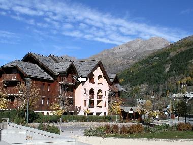 Appartement de vacances �/en/au LA SALLE LES ALPES (Hautes-Alpes)ou appartement ou maison de vacances