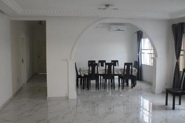 Villa �/en/au Lom� (Lome)ou appartement ou maison de vacances