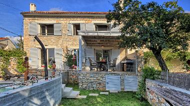 Maison de vacances /en/au Dolenji Krnicari (Istarska)ou appartement ou maison de vacances