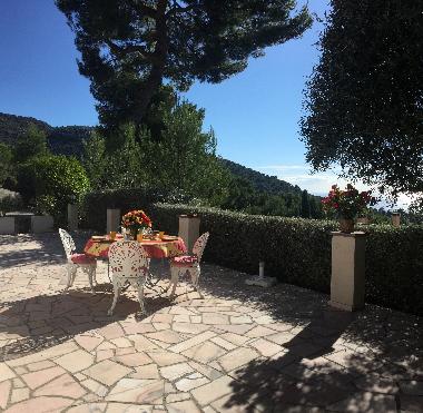 Maison de vacances /en/au Eze / La Turbie/ Monaco (Alpes-Maritimes)ou appartement ou maison de vacances