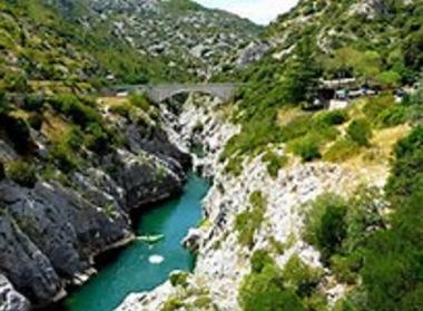 Maison de vacances �/en/au Brissac (H�rault)ou appartement ou maison de vacances