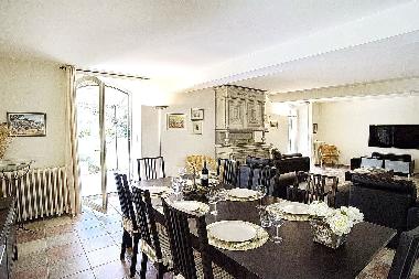 Maison de vacances �/en/au Eygali�res  (Bouches-du-Rh�ne)ou appartement ou maison de vacances