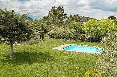 Maison de vacances �/en/au Eygali�res  (Bouches-du-Rh�ne)ou appartement ou maison de vacances