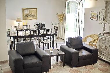 Maison de vacances �/en/au Eygali�res  (Bouches-du-Rh�ne)ou appartement ou maison de vacances