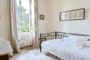 Maison de vacances �/en/au Eygali�res  (Bouches-du-Rh�ne)ou appartement ou maison de vacances