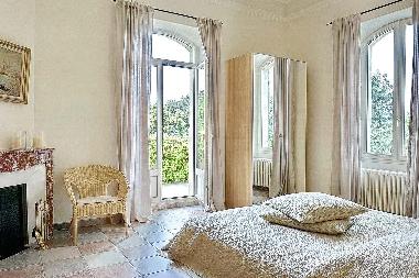 Maison de vacances �/en/au Eygali�res  (Bouches-du-Rh�ne)ou appartement ou maison de vacances