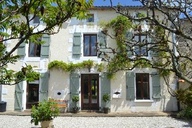 Maison de vacances �/en/au Montemboeuf (Charente)ou appartement ou maison de vacances